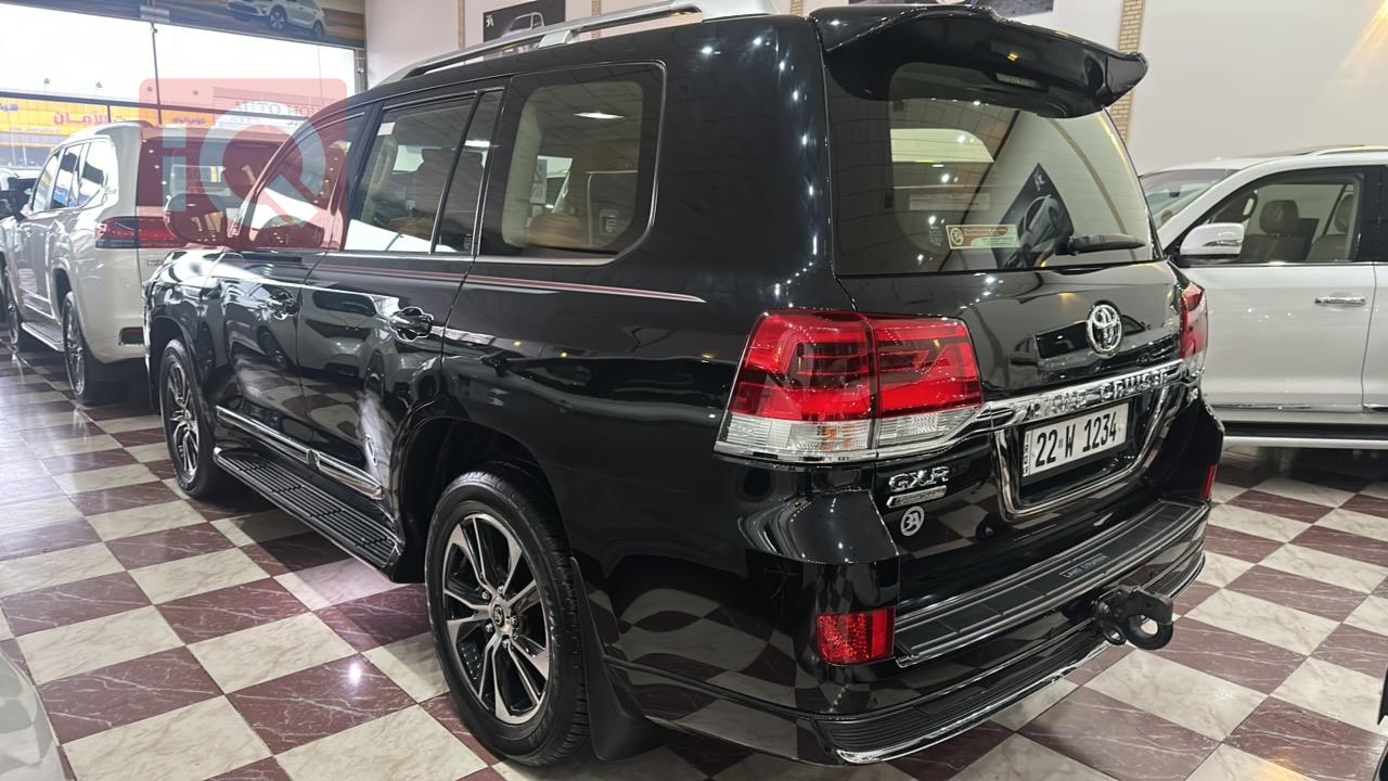 Toyota Land Cruiser
